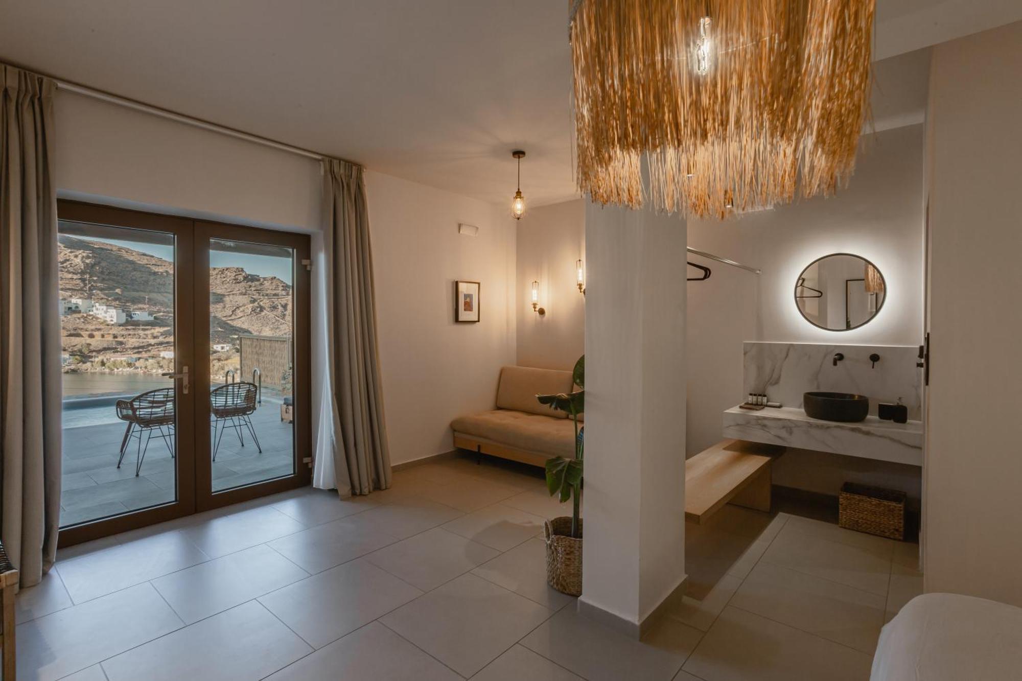 Amal Kythnos Suites Exterior photo