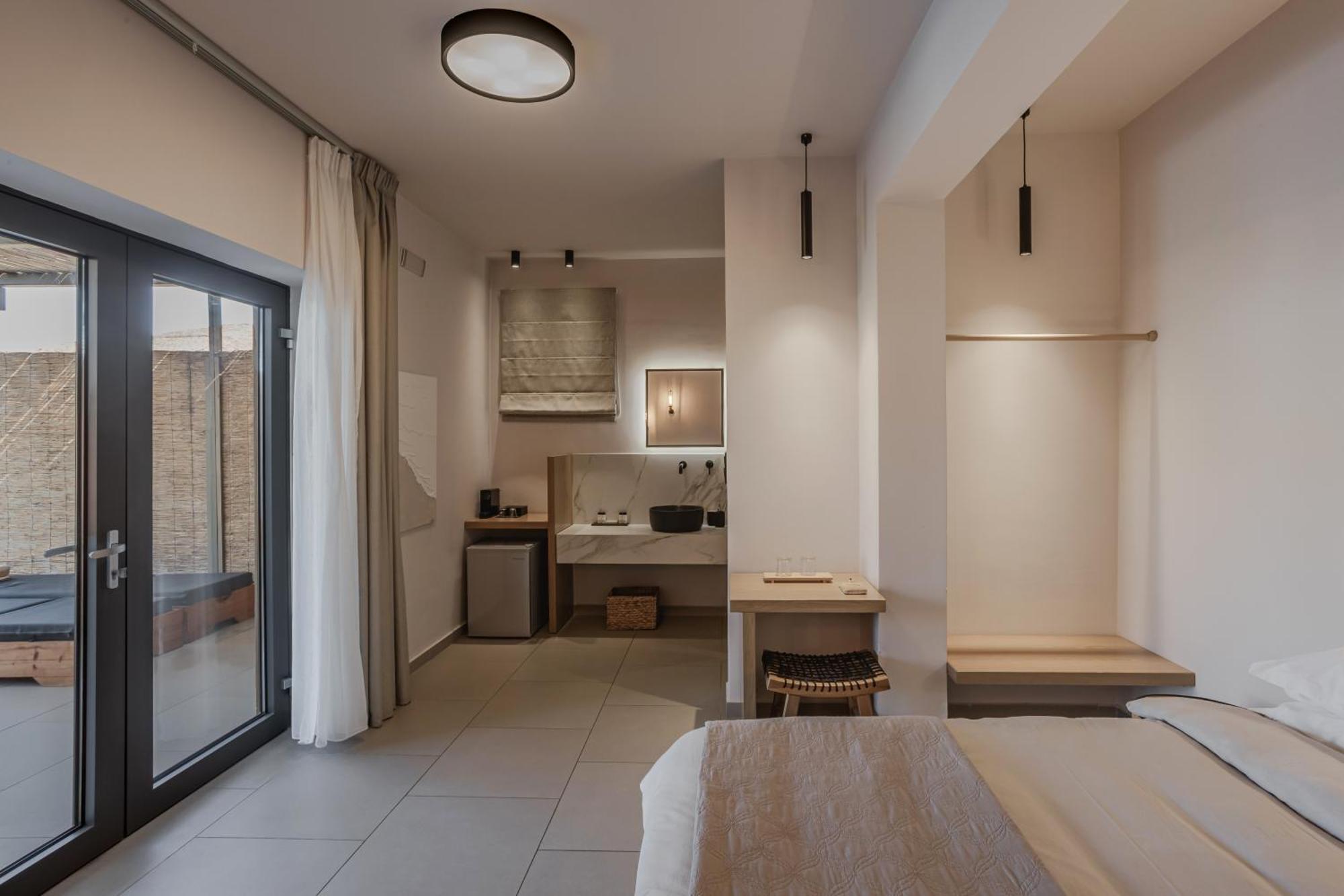 Amal Kythnos Suites Exterior photo