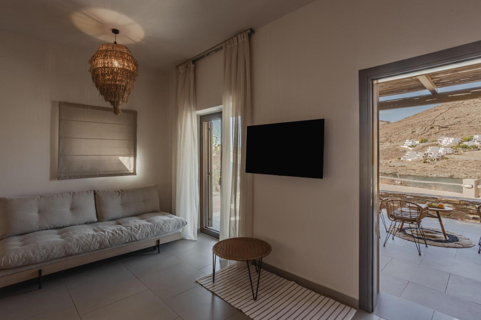 Amal Kythnos Suites Exterior photo