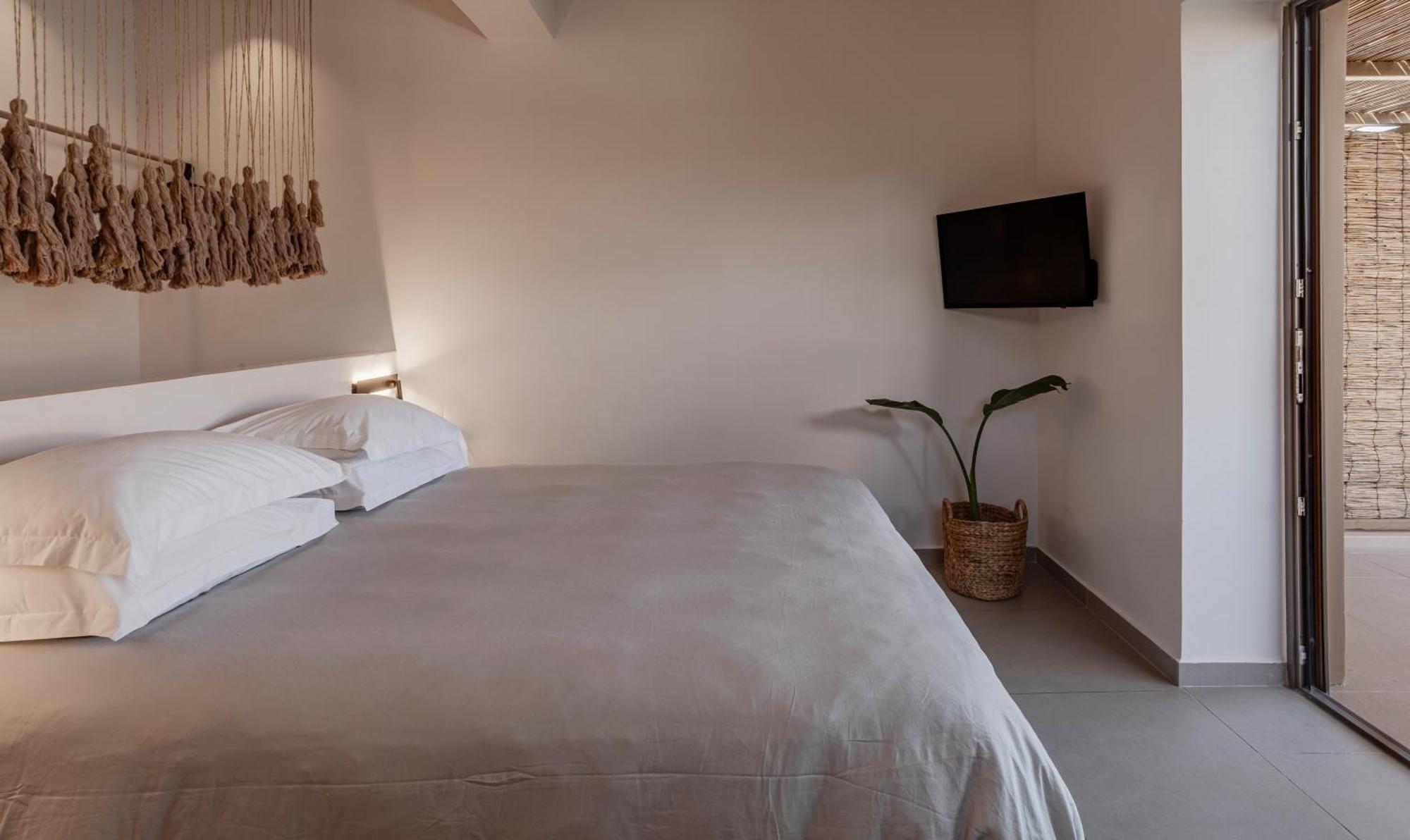 Amal Kythnos Suites Exterior photo