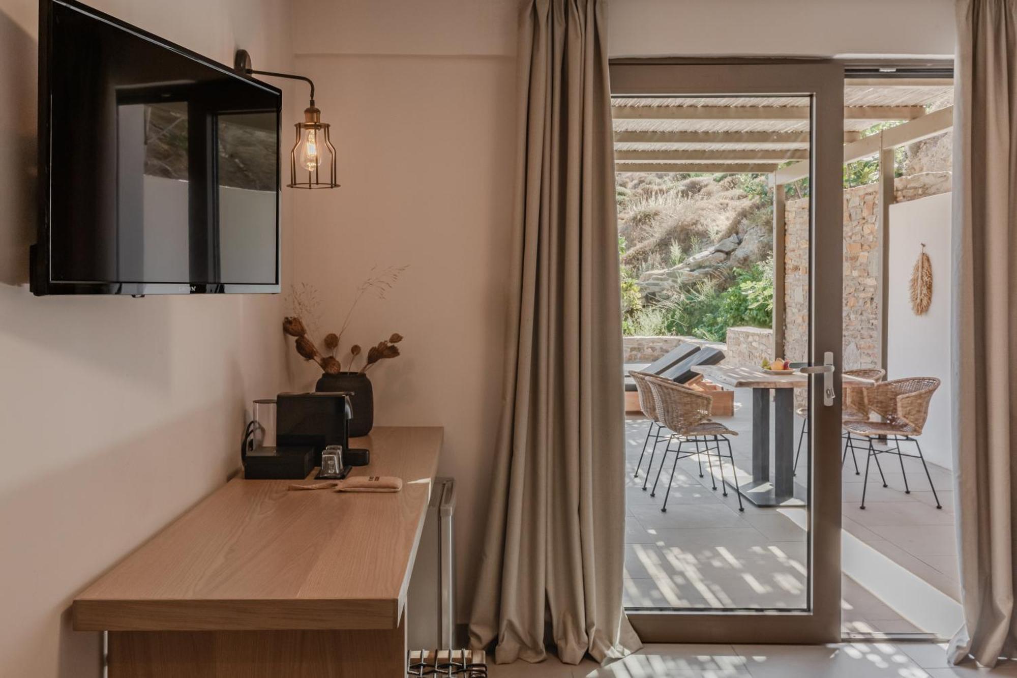 Amal Kythnos Suites Exterior photo